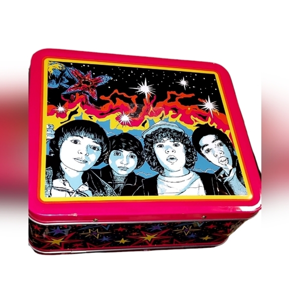 NETFLIX Loungefly Stranger Things Hot Pink Debossed Metal Lunchbox - Picture 1 of 7